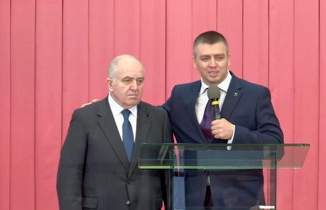 Богослужение, посвященное отцам, прошло в минской «Благодати»
